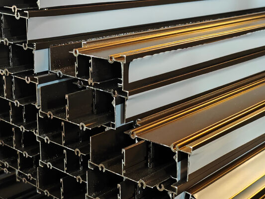 Αλουμινίου διασταυρούμενα παράθυρα Πωλίας Προφίλ πόρτες Powder Coating Μπρονζ Νότια Αφρική